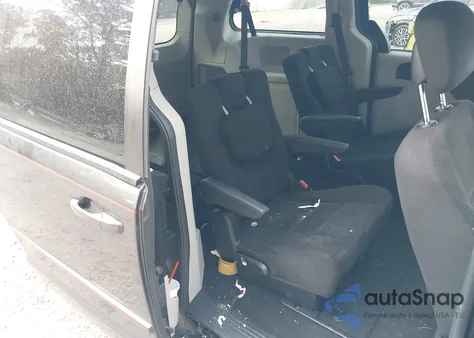 2016 Dodge Grand Caravan Sxt z USA, uszkodzony, nr VIN 2C4RDGCG9GR379206